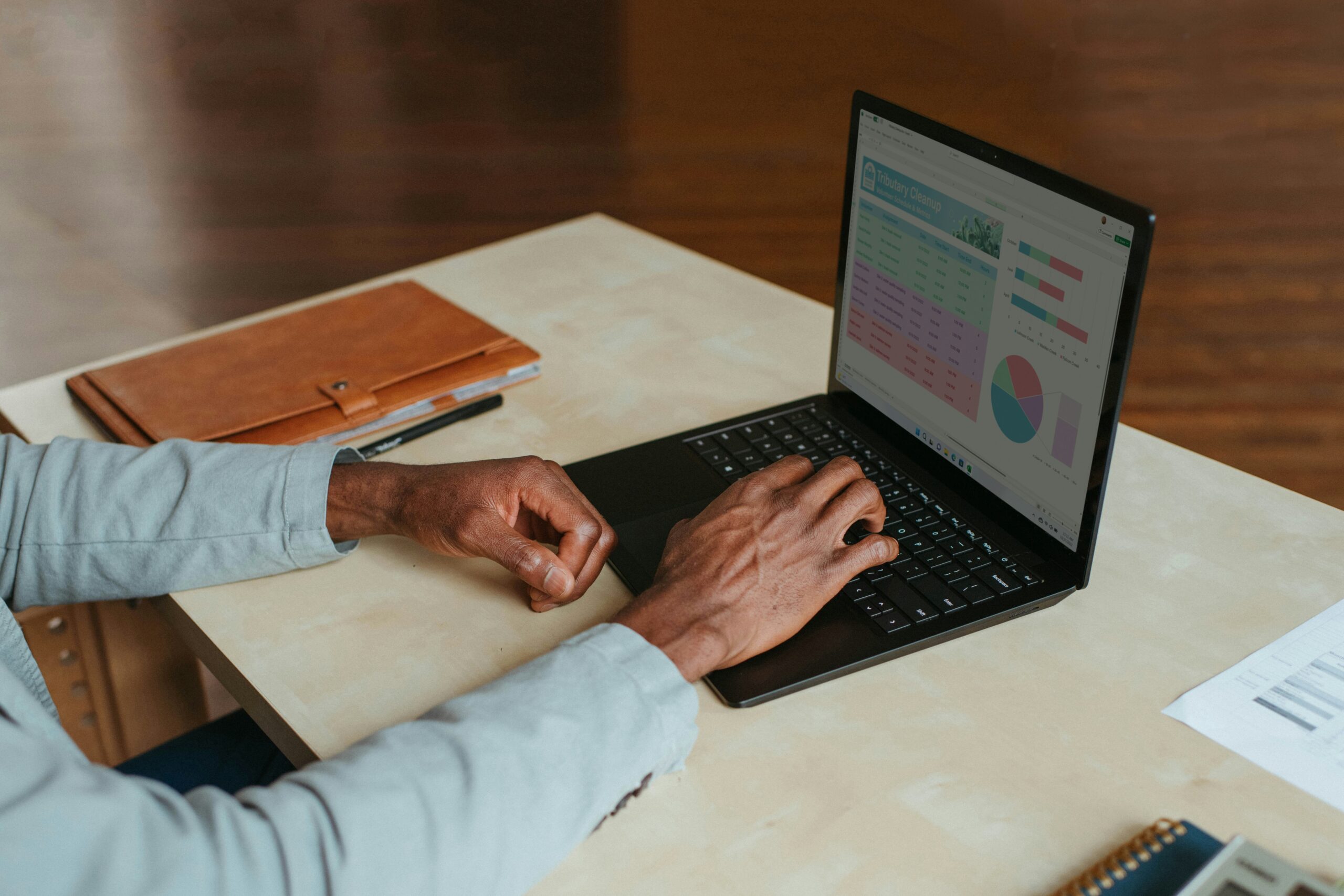 Agencia web en Sevilla vs freelance: ¿cuál es mejor para tu empresa?